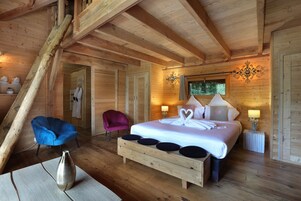 Family Tree House | Premium bedding, minibar, desk, soundproofing