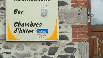 Fachada da propriedade