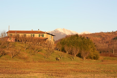 Exterior. Agriturismo La Praduscella
