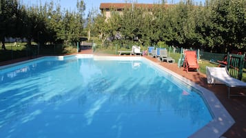 Piscina stagionale all'aperto