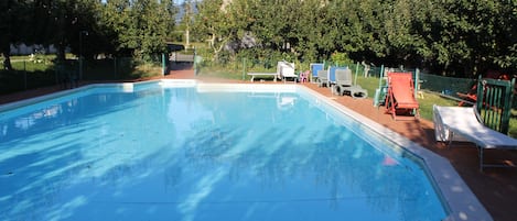 Piscina stagionale all'aperto