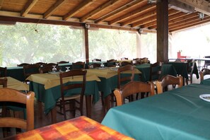 Food court