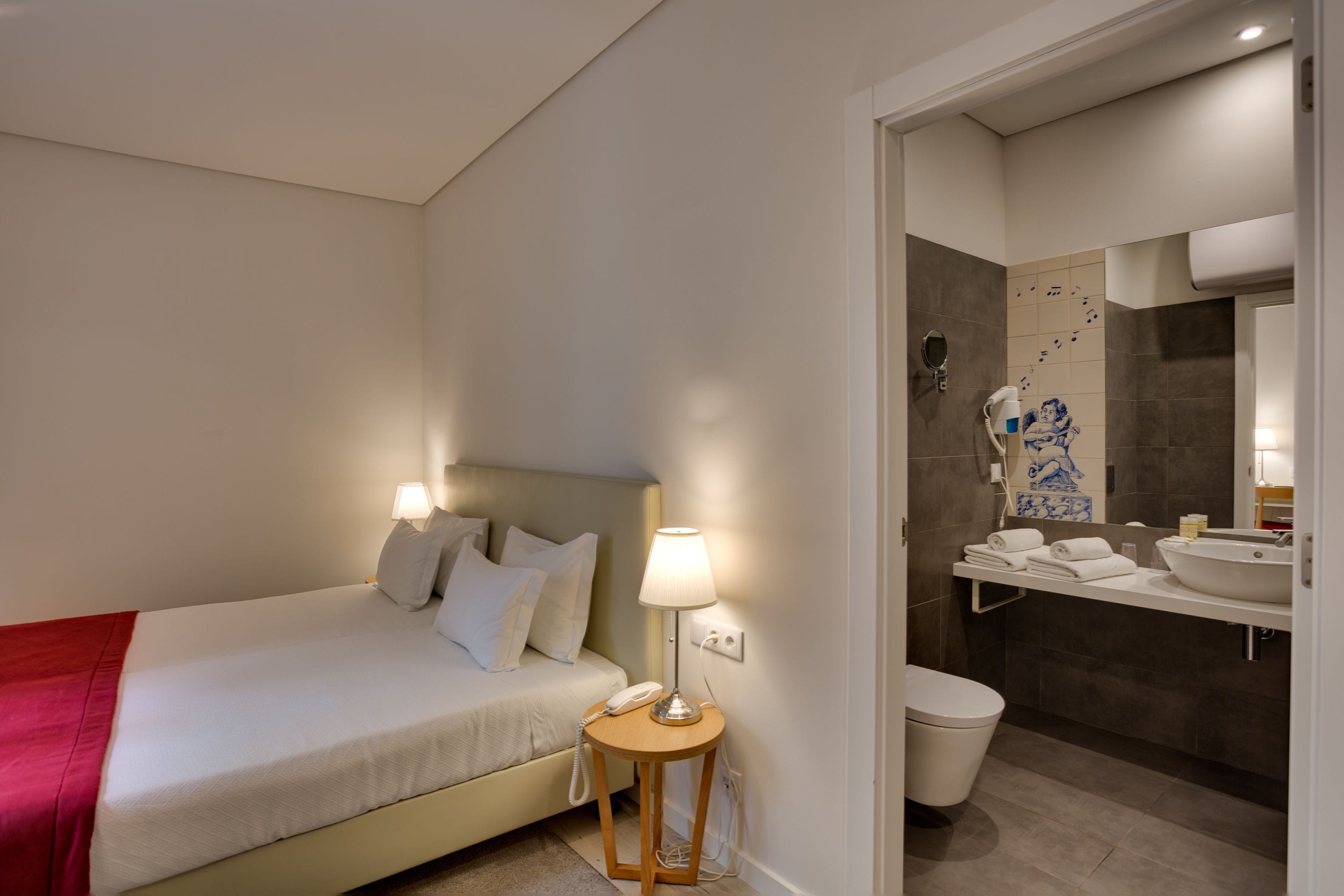 standard double or twin room | bathroom | shower, free toiletries, hair dryer, towels