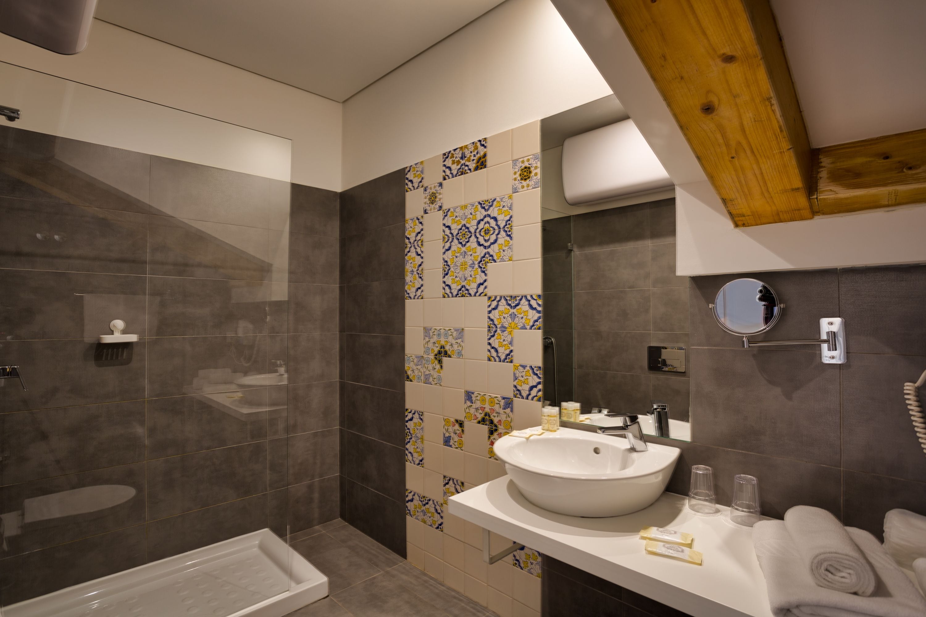 superior double or twin room | bathroom | shower, free toiletries, hair dryer, towels