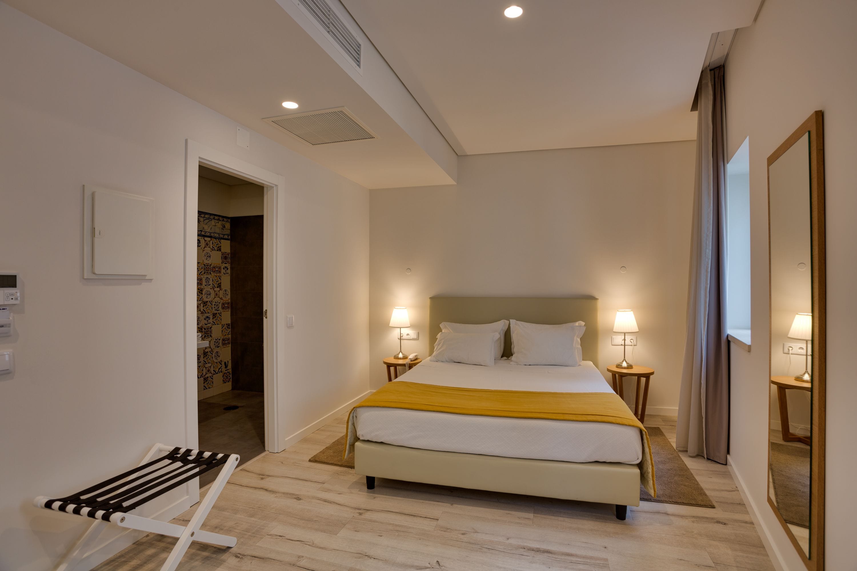 standard double or twin room | minibar, in-room safe, desk, laptop workspace