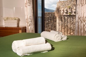 Desk, soundproofing, iron/ironing board, rollaway beds - Murat Guesthouse (Pizzo)