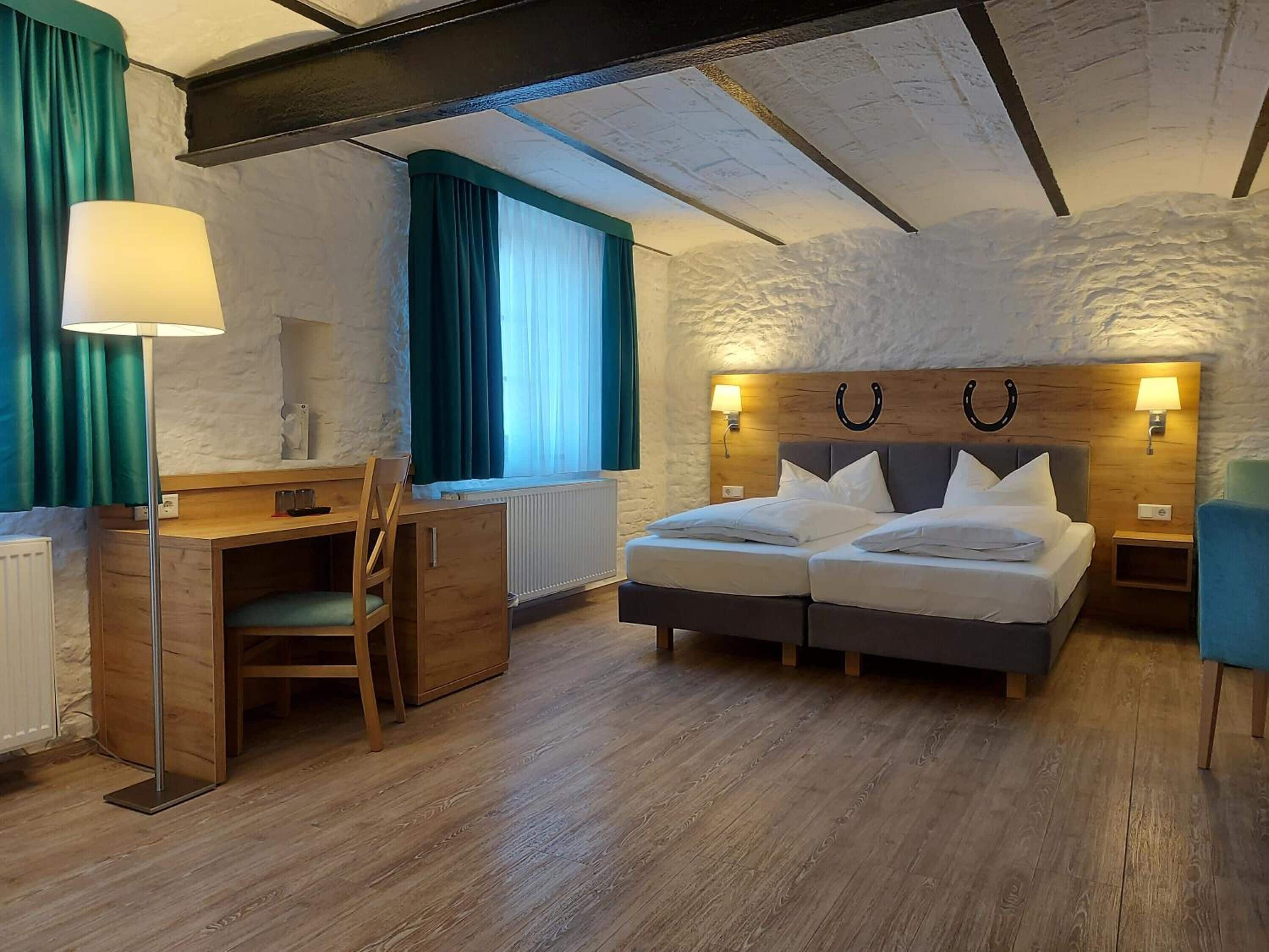 Free WiFi, bed sheets