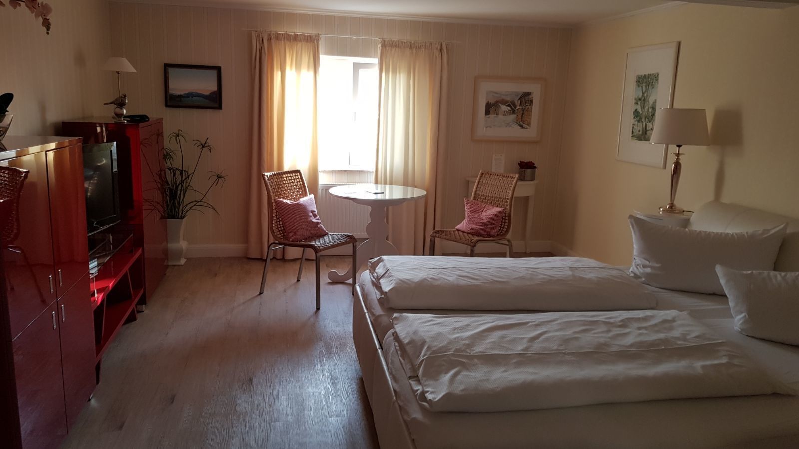 Economy-Doppelzimmer, Gemeinschaftsbad, zum Garten hin | Kostenloses WLAN, Bettwäsche