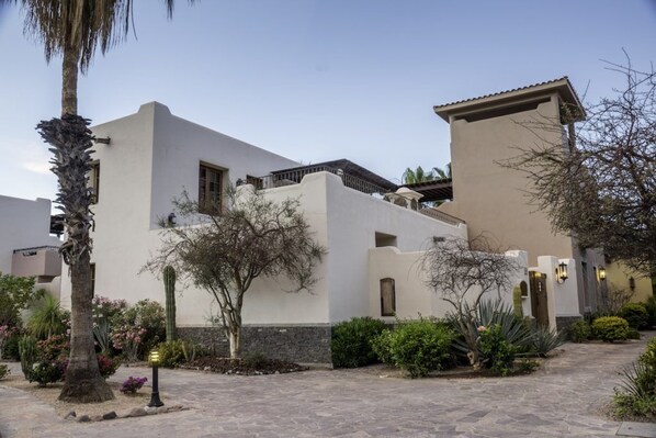 Exterior - FN121-Loreto Bay-Luxury Mexican Villa (Loreto)