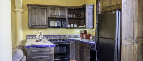 Family Villa, 2 Bedrooms | Private kitchen