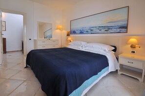 Villa, 2 Bedrooms | 2 bilik tidur, kalis bunyi, seterika/papan seterika, Wi-fi percuma 