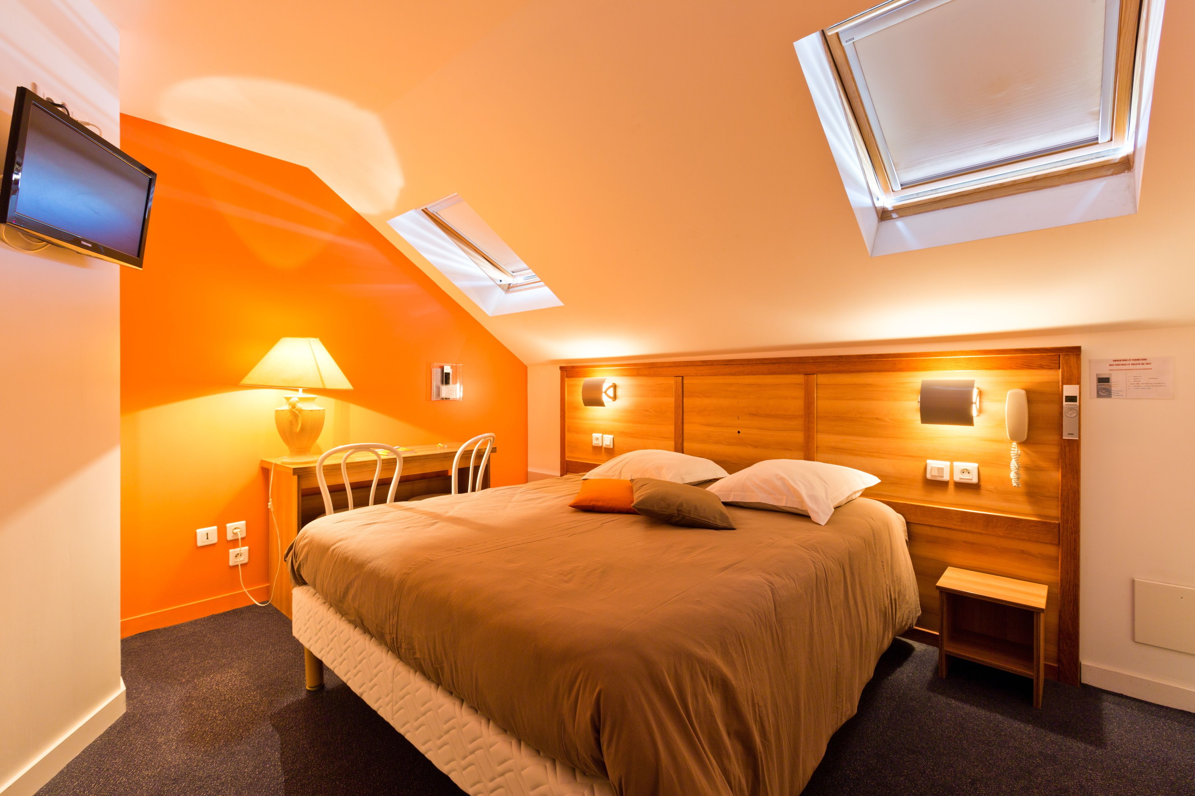 desk, iron/ironing board, free wifi, bed sheets