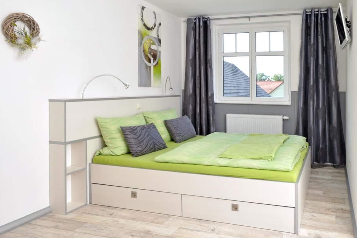 Habitación doble Confort, vista al patio | Escritorio y wifi gratis