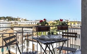 Minibar, in-room safe, desk, soundproofing