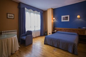 Double Room | In-room safe, desk, cribs/infant beds, rollaway beds - Hotel Las Moreras (Sariegos)