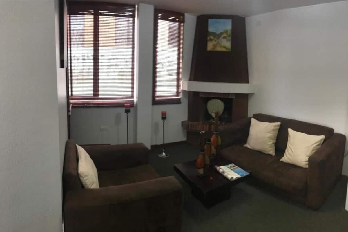 Junior Suite | Living area | 32-inch TV with cable channels