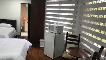1 habitación, minibar, tabla de planchar con plancha y wifi gratis