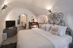 Premium Villa, 2 Bedrooms, Patio with Hot Tub | 2 chambres, literie de qualité supérieure