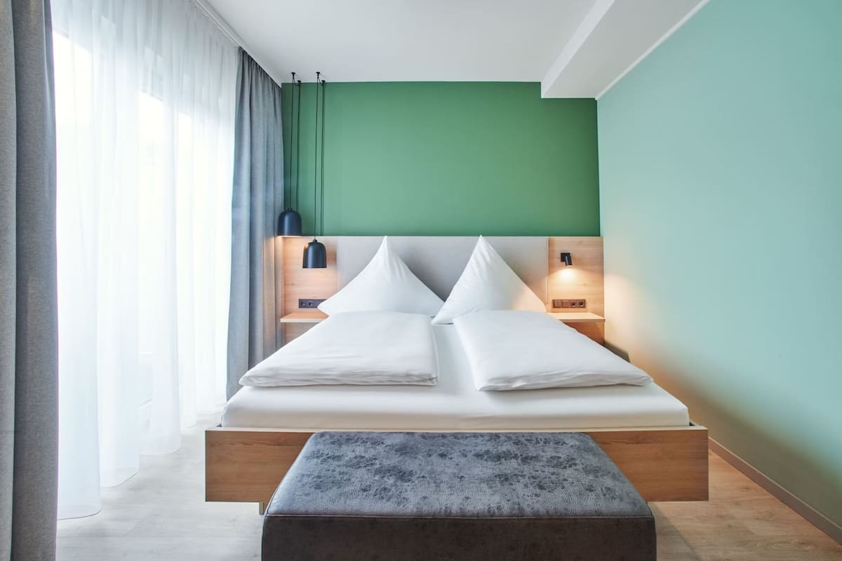 Komfort-Doppel- oder -Zweibettzimmer