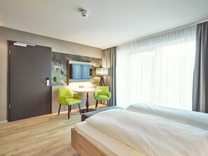 Desk, laptop workspace, soundproofing, free WiFi - Hotel Bad Dürkheim (Bad Durkheim)