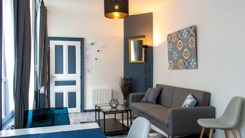 Suite, mit Bad, Gartenblick | Wohnbereich | Tischtennisplatte