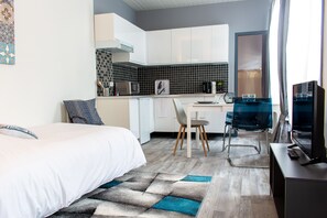 Suite, mit Bad, Gartenblick | 1 Schlafzimmer, Reisekinderbett