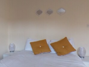 Chambre Double Standard, salle de bains commune (Room 103)