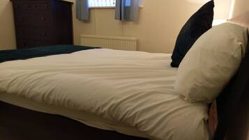 Kamar Double Standar, kamar mandi umum (Room 502) | Setrika/meja setrika dan Wi-Fi gratis