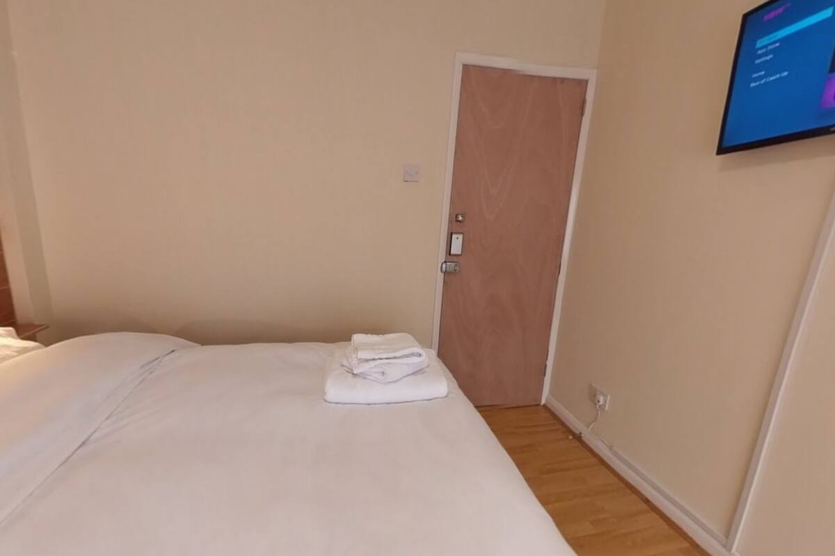 标准双人房, 公共浴室 (Room 902) | 熨斗/熨衣板、免费 WiFi