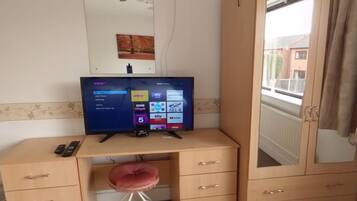 Phòng đôi Tiêu chuẩn, phòng tắm riêng (Room 813) | Bàn ủi/dụng cụ ủi quần áo, truy cập Internet không dây miễn phí