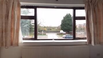 Kamar Double Standar, kamar mandi pribadi (Room 813) | Setrika/meja setrika dan Wi-Fi gratis