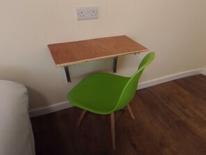 Chambre Double Standard, salle de bains attenante (Room 801) | Fer et planche à repasser, Wi-Fi gratuit