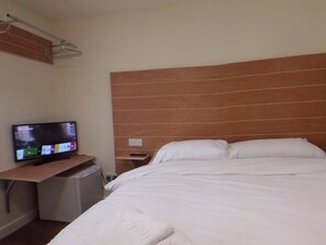 Chambre Standard double, salle de bain attenante (Room 801) | Fer et planche à repasser, accès au Wi-Fi (inclus)