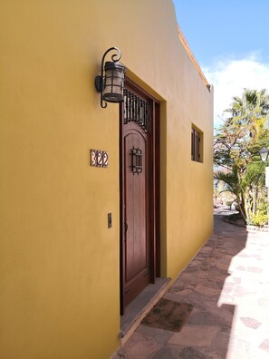 숙박 시설 정면