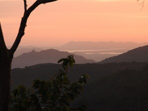 Basic Cottage, Lake View (Zomwe) | Front of property - Madrugada Magic (Mutare)