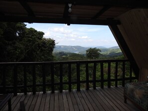 Basic Cottage, Lake View (Zomwe) | Terrace/patio - Madrugada Magic (Mutare)