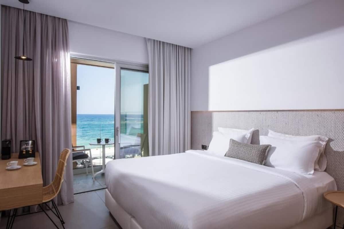 Superior Double Sea View | 1 phòng ngủ, két bảo mật tại phòng, bàn, bàn ủi/dụng cụ ủi quần áo