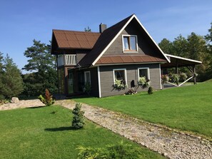 Economy House, 2 Bedrooms | Front of property - Kaimo Turizmo Sodyba Geras (Micionys)