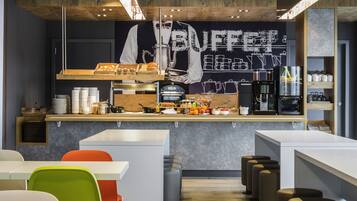 Dagelijks ontbijtbuffet (EUR 15 per persoon)