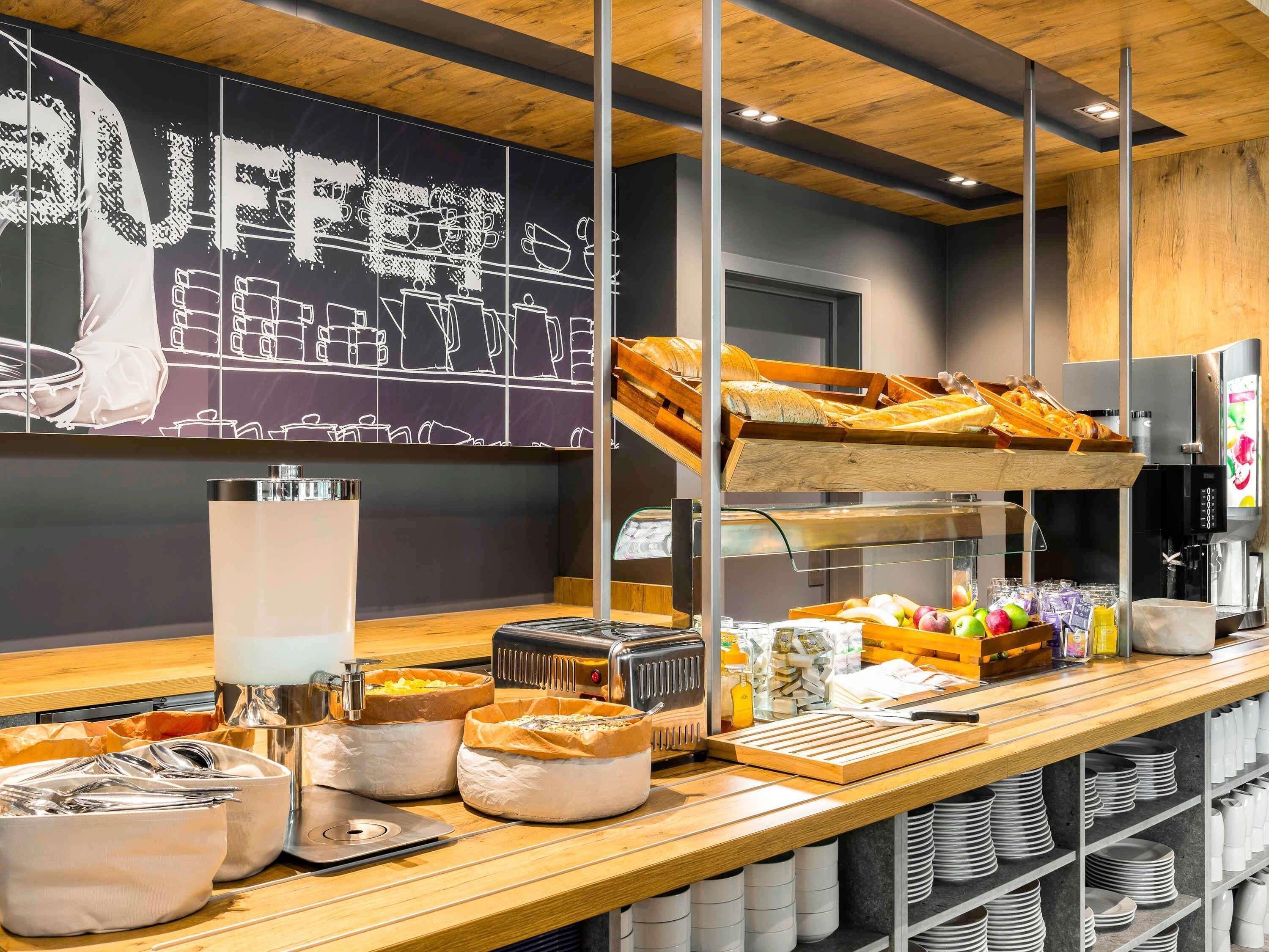 Café da manhã com buffet todos os dias mediante uma taxa