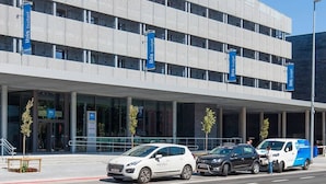 A modern building with the sign "ibis budget" indicating it is a budget hotel. - ibis budget Blankenberge (Blankenberge)