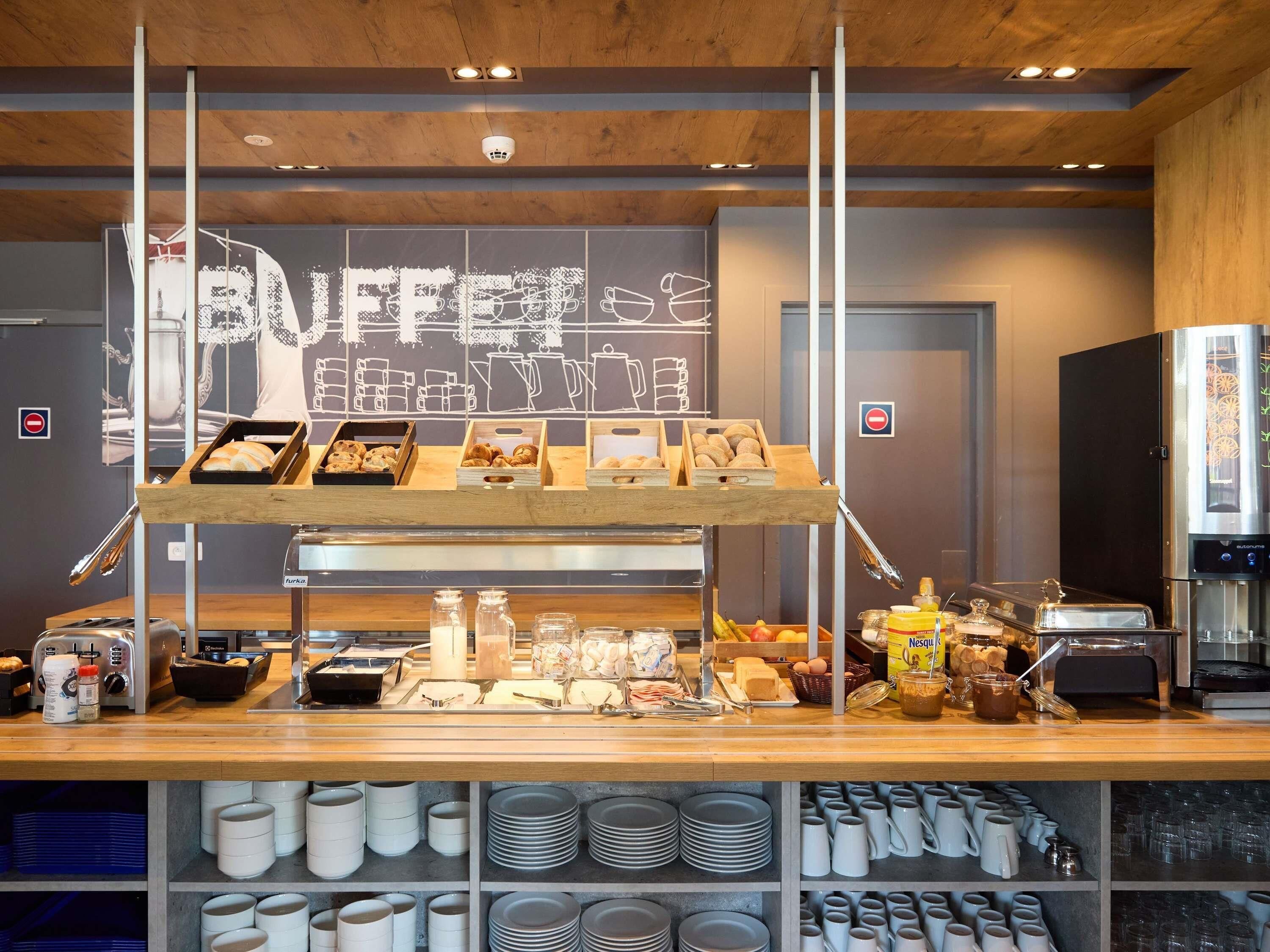 Daily buffet breakfast for a fee