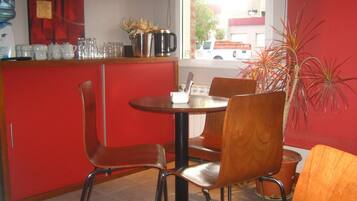 Free daily buffet breakfast