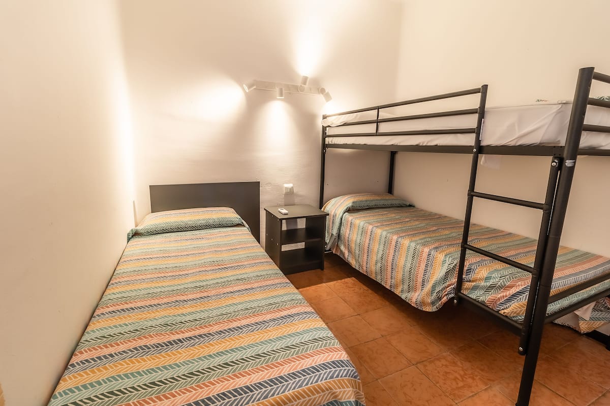 Triple Room, Shared Bathroom | Free WiFi, bed sheets