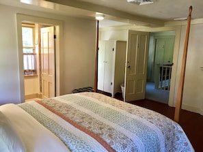 Deluxe Room, 1 Queen Bed