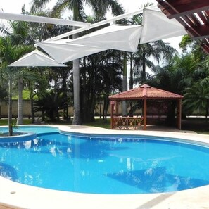 Outdoor pool - Villa Diamante (Chetumal)