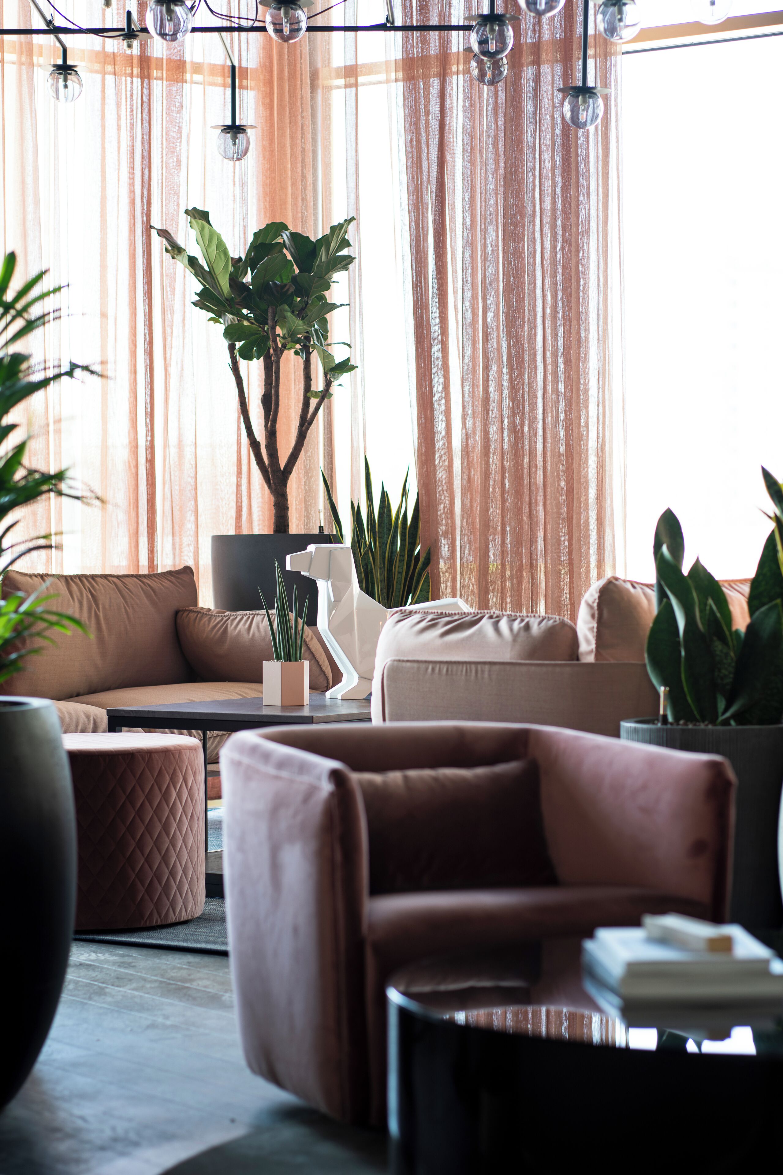 Lobby lounge