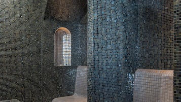 Bastu, bubbelpool och Ängbastu