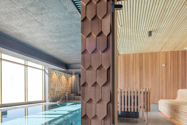 Sauna, hot tub, dan ruang uap