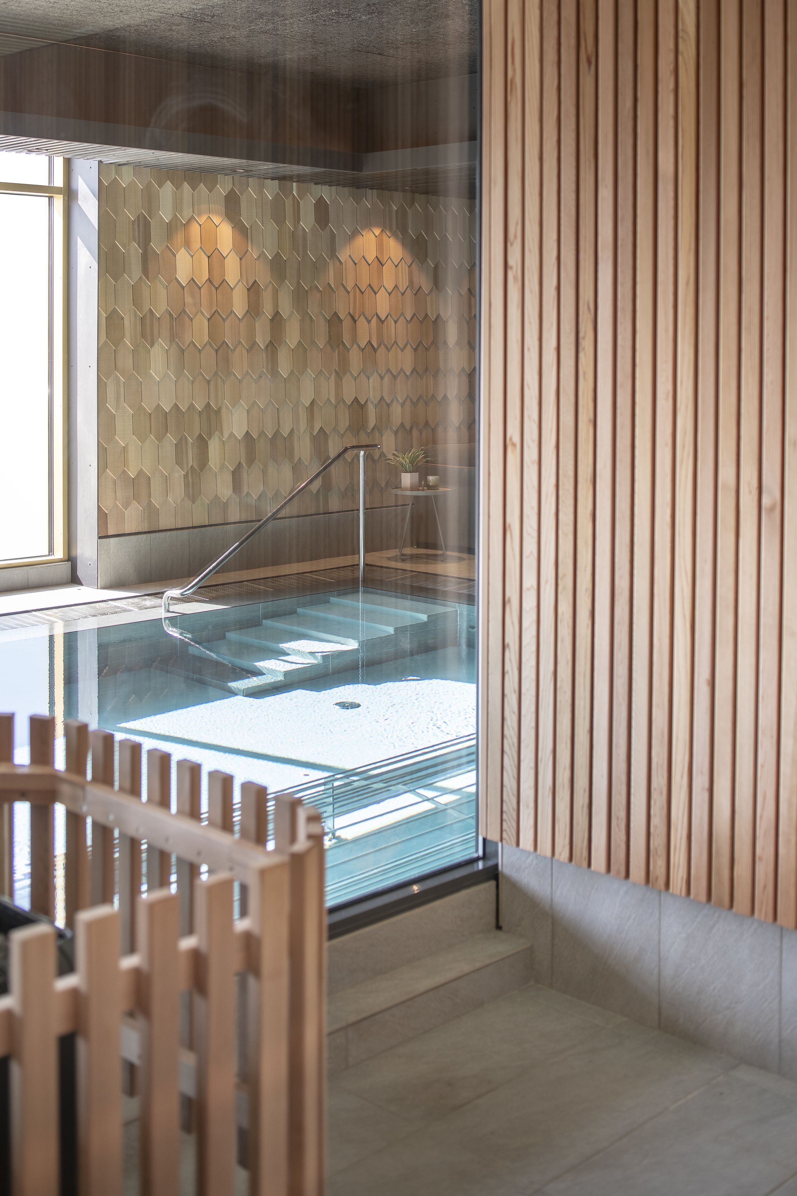 sauna, hot tub, steam room